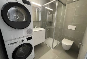 Magnificent new 2.5-room apartment with large balcony