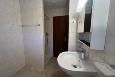 Spacious 3.5-Room Cross-Through Apartment