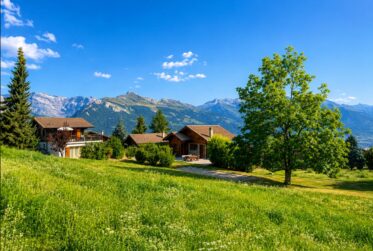 Magnificent building plot with views of the Rhône plain and the Alps