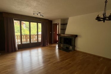 Spacious 3.5-Room Cross-Through Apartment