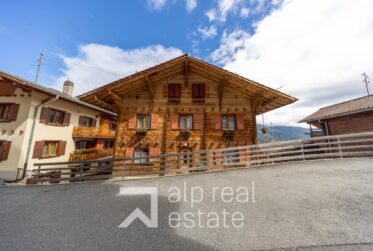 Charming flat in the heart of the village
