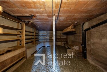 Charming flat in the heart of the village